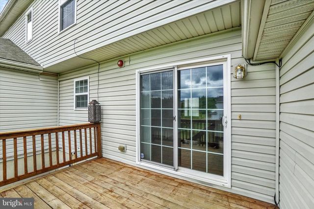 655 FISHER DR, York, PA 17404