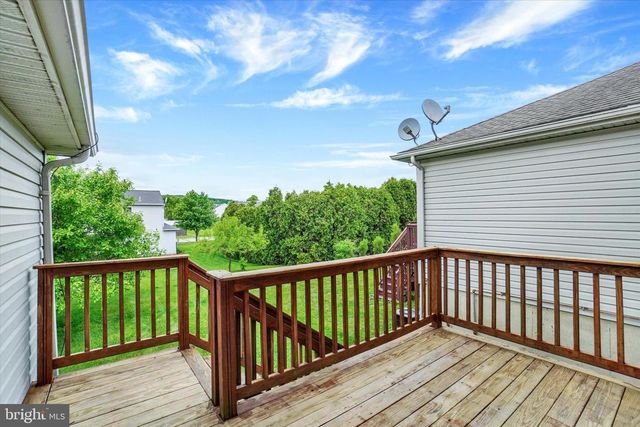 655 FISHER DR, York, PA 17404