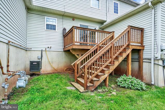 655 FISHER DR, York, PA 17404