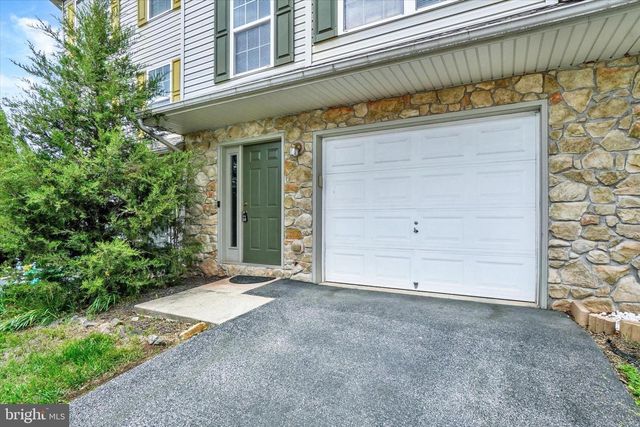655 FISHER DR, York, PA 17404