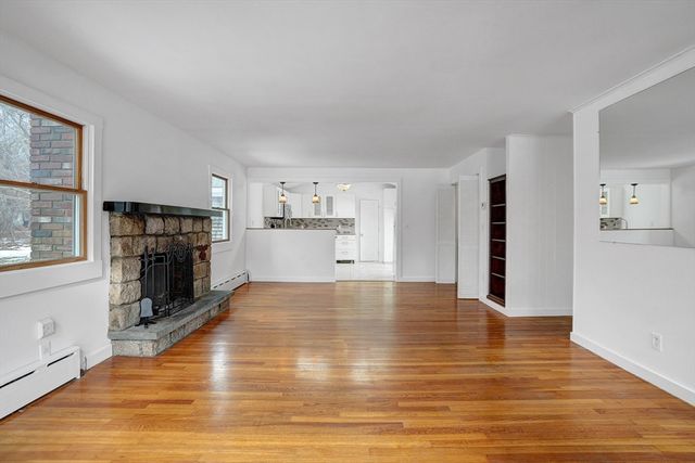 22 Oklahoma Ave, Tisbury, MA 02568