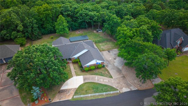 52 Ash Court, Eufaula, OK 74432