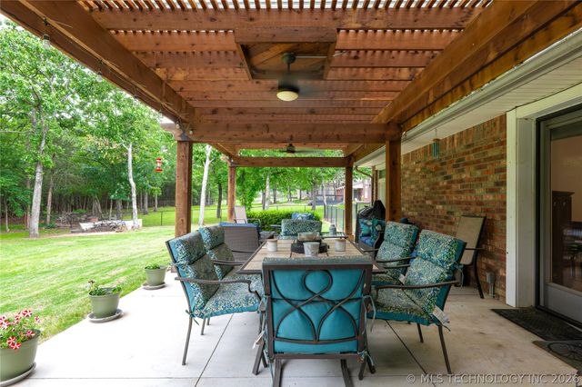 52 Ash Court, Eufaula, OK 74432