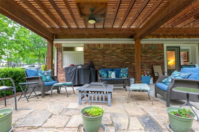 52 Ash Court, Eufaula, OK 74432
