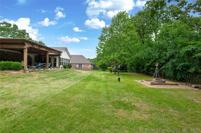 52 Ash Court, Eufaula, OK 74432