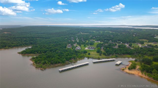 52 Ash Court, Eufaula, OK 74432