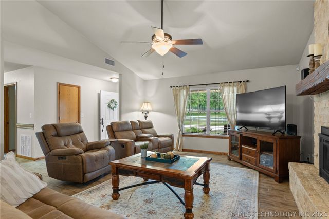 52 Ash Court, Eufaula, OK 74432