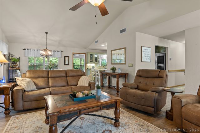 52 Ash Court, Eufaula, OK 74432