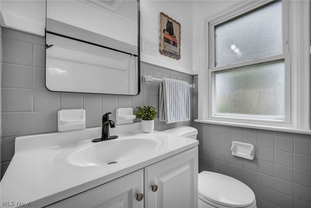 15907 Walden Avenue, Cleveland, OH 44128