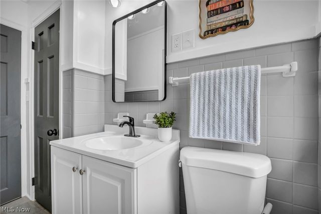 15907 Walden Avenue, Cleveland, OH 44128