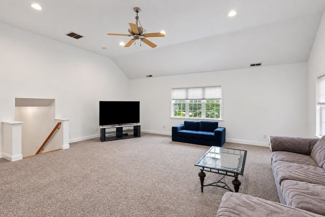 352 Grafton St, Shrewsbury, MA 01545