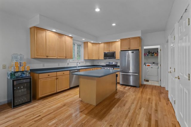 352 Grafton St, Shrewsbury, MA 01545
