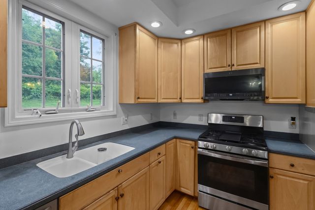 352 Grafton St, Shrewsbury, MA 01545