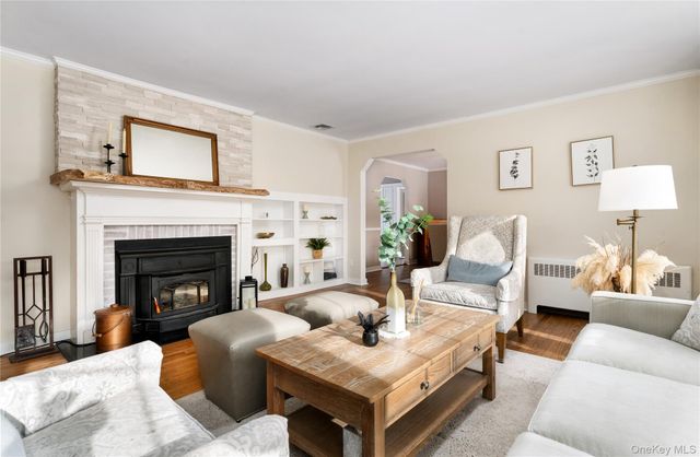 735 Reeve Avenue, Mattituck, NY 11952