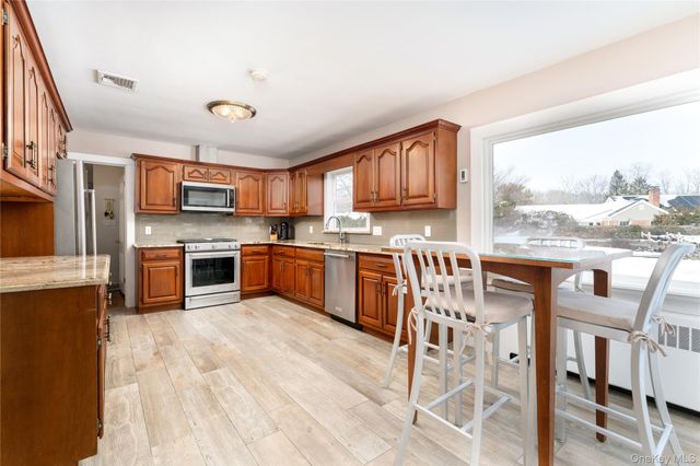 735 Reeve Avenue, Mattituck, NY 11952