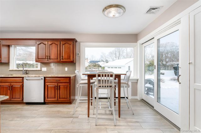 735 Reeve Avenue, Mattituck, NY 11952