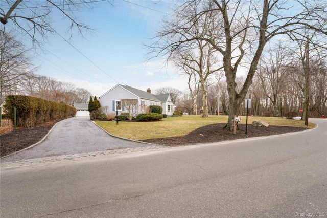 735 Reeve Avenue, Mattituck, NY 11952