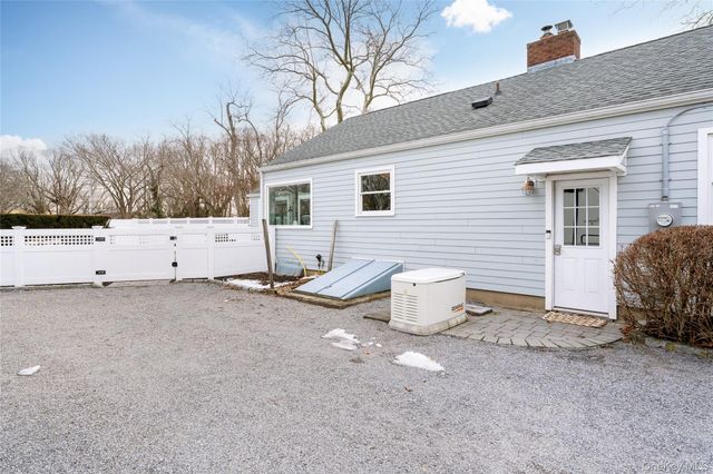 735 Reeve Avenue, Mattituck, NY 11952