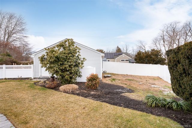 735 Reeve Avenue, Mattituck, NY 11952