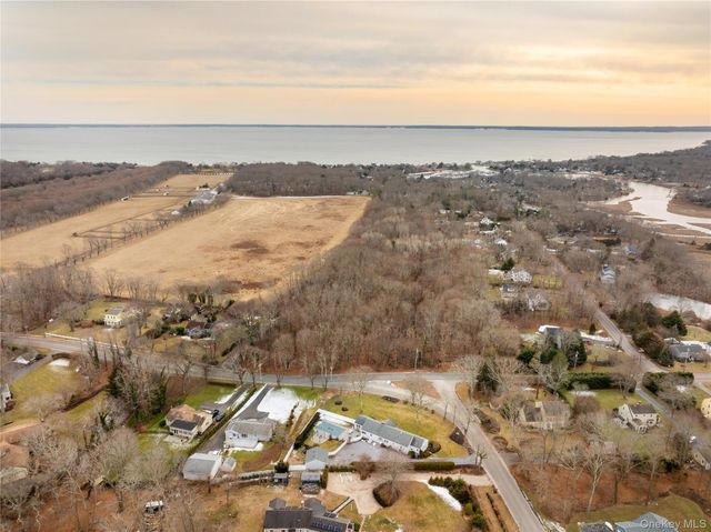 735 Reeve Avenue, Mattituck, NY 11952