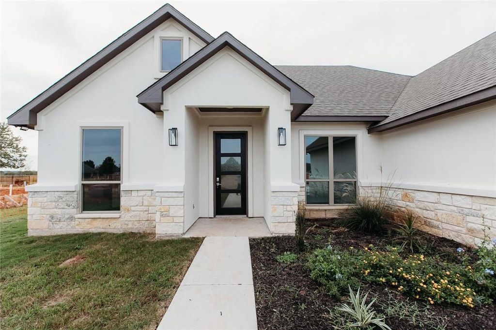 127 Loon DR, Bastrop, TX 78602