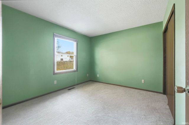 8513 Maple Bluff Court, New Haven, IN 46774