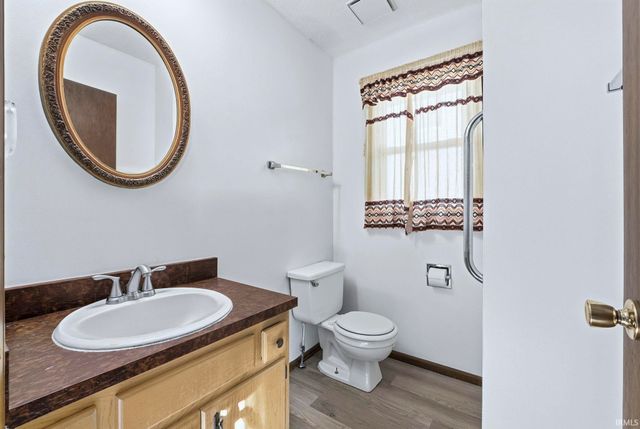 8513 Maple Bluff Court, New Haven, IN 46774