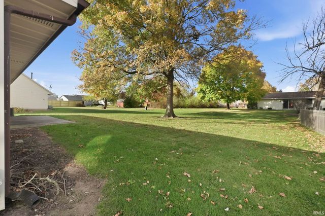 8513 Maple Bluff Court, New Haven, IN 46774