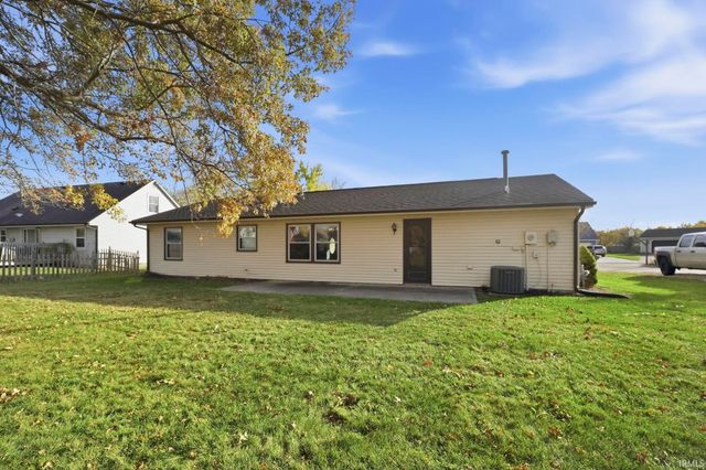 8513 Maple Bluff Court, New Haven, IN 46774