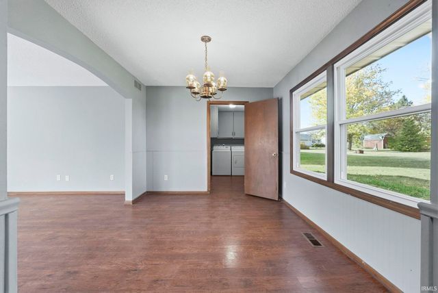 8513 Maple Bluff Court, New Haven, IN 46774