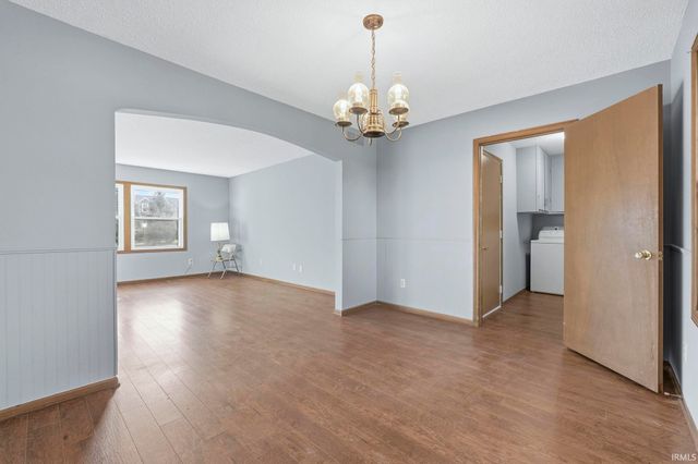 8513 Maple Bluff Court, New Haven, IN 46774