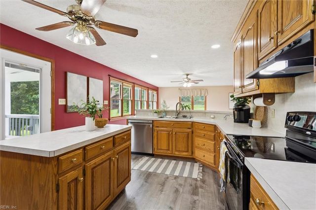 6960 Hidden Brook DR, Gloucester, VA 23061