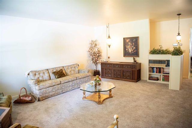 1282 Yorktown Drive, Flint, MI 48532