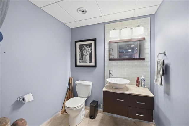 813 SW WOODLAND Drive, Grain Valley, MO 64029