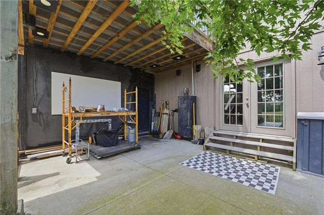 813 SW WOODLAND Drive, Grain Valley, MO 64029