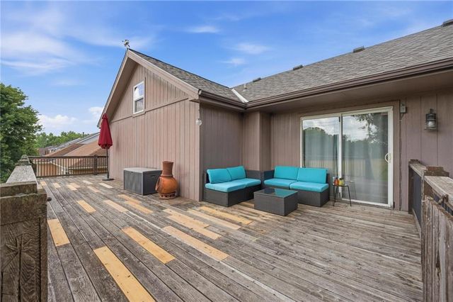 813 SW WOODLAND Drive, Grain Valley, MO 64029