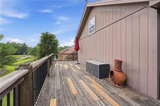 813 SW WOODLAND Drive, Grain Valley, MO 64029