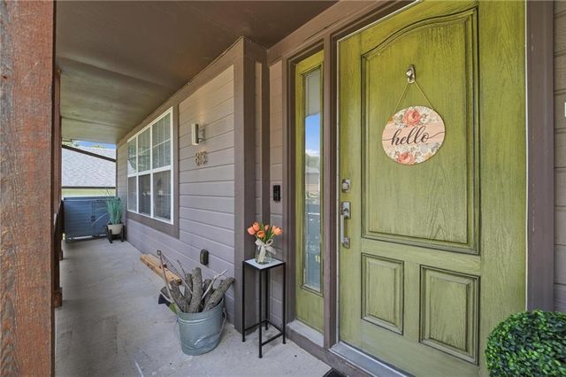 813 SW WOODLAND Drive, Grain Valley, MO 64029
