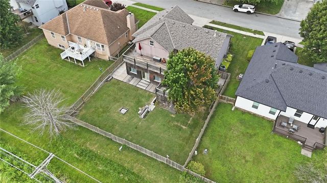 813 SW WOODLAND Drive, Grain Valley, MO 64029