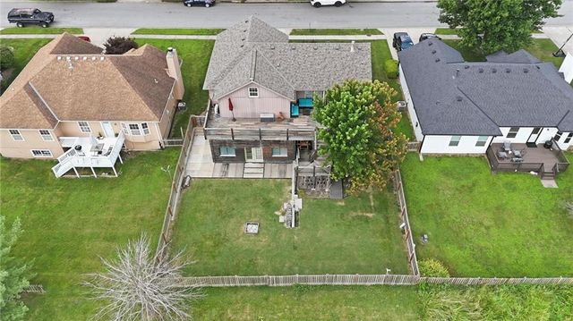 813 SW WOODLAND Drive, Grain Valley, MO 64029