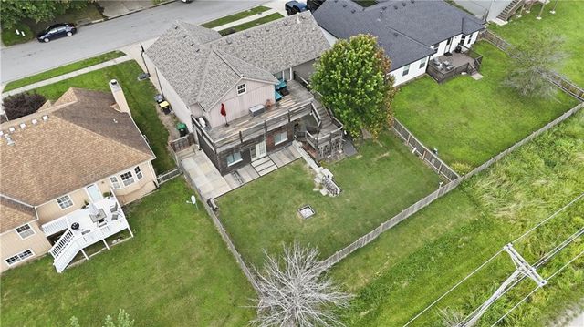 813 SW WOODLAND Drive, Grain Valley, MO 64029