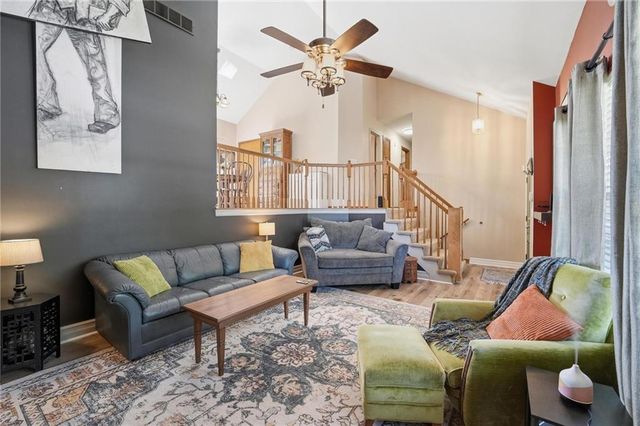 813 SW WOODLAND Drive, Grain Valley, MO 64029