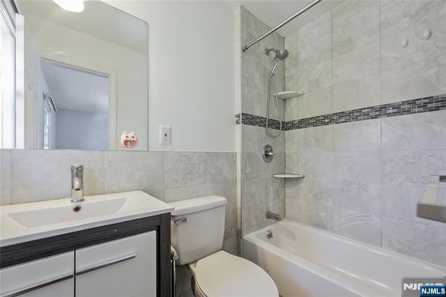 428 Lincoln Street, Palisades Park, NJ 07650