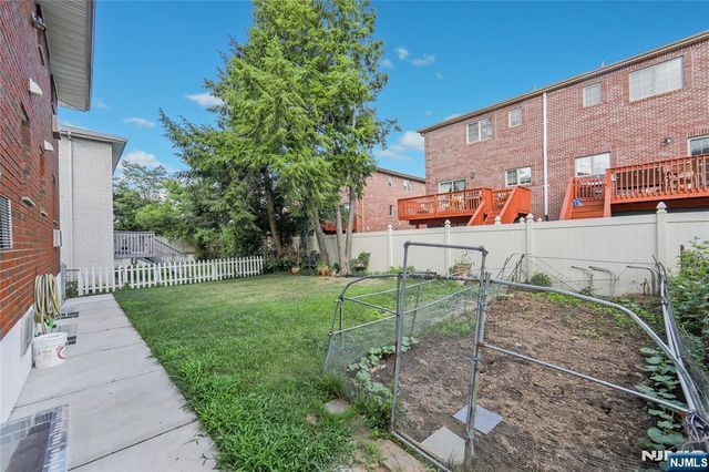 428 Lincoln Street, Palisades Park, NJ 07650