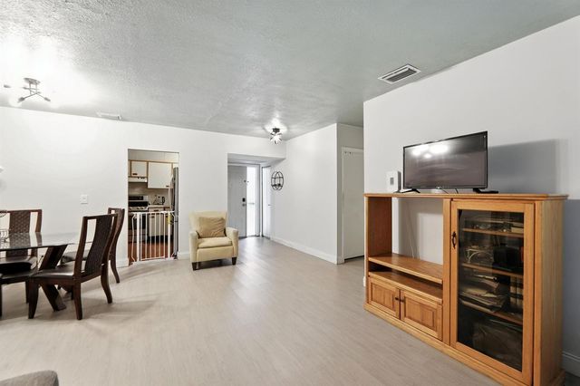 2881 Carambola Circle S 2072, Coconut Creek, FL 33066