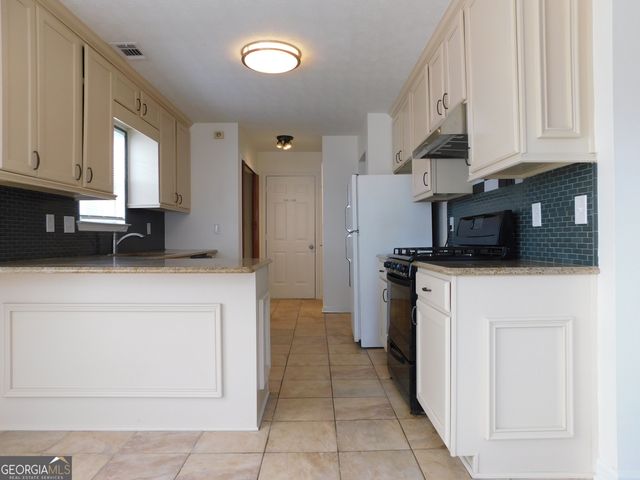 2783 Mill Lake Way, Morrow, GA 30260