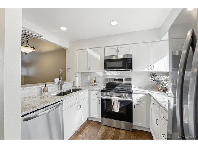 9018 Bear Mountain Dr, Highlands Ranch, CO 80126