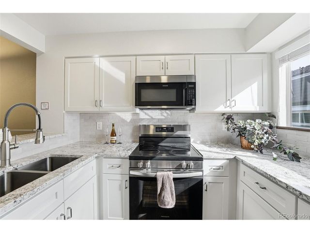 9018 Bear Mountain Dr, Highlands Ranch, CO 80126