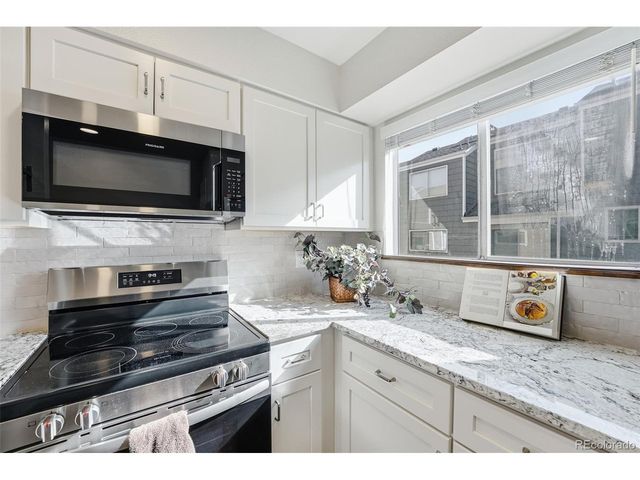 9018 Bear Mountain Dr, Highlands Ranch, CO 80126