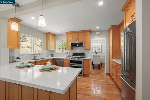 5412 Degnan Dr, Martinez, CA 94553